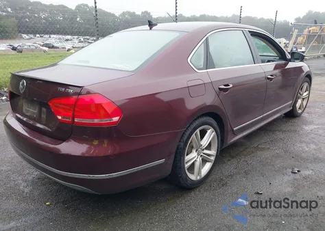 2012 Volkswagen Passat 2.0L Tdi Sel Premium z USA, uszkodzony, nr VIN 1VWCN7A33CC080944